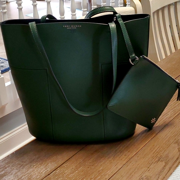 Tory Burch Handbags - Tory Burch tote